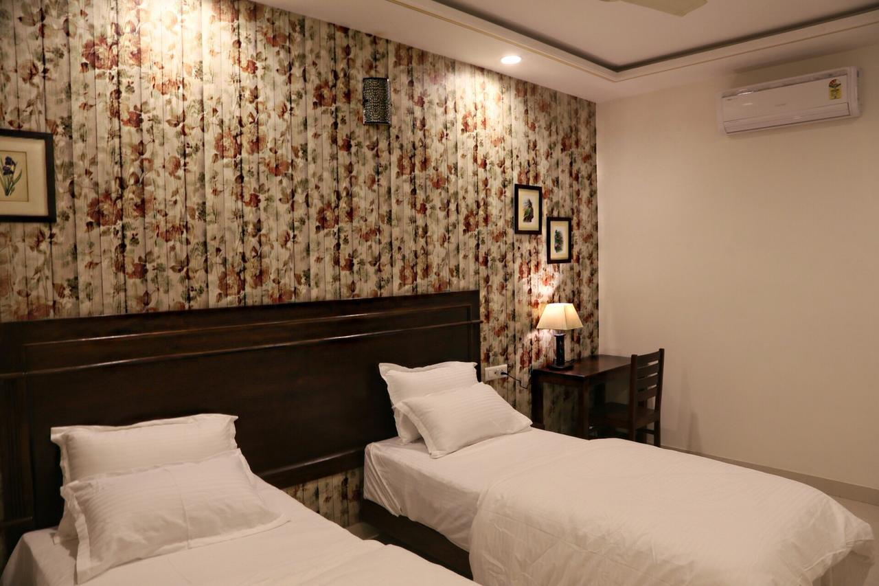 White Tulips Home Stay Dźajpur Zewnętrze zdjęcie